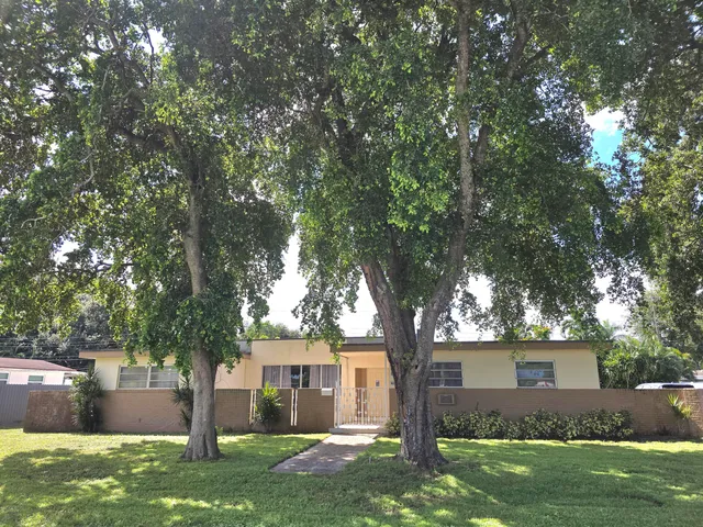 4-bedroom home at 6840 SW 16th Street, Pembroke Pines