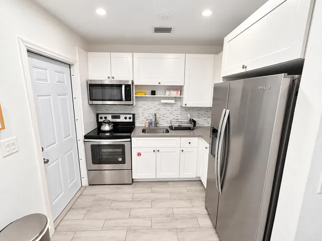 2-bedroom rental at 1345 NE 15TH Street #2, Fort Lauderdale
