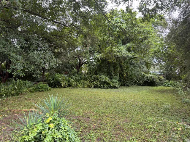 Land at 5814 LINCOLN Street, Hollywood