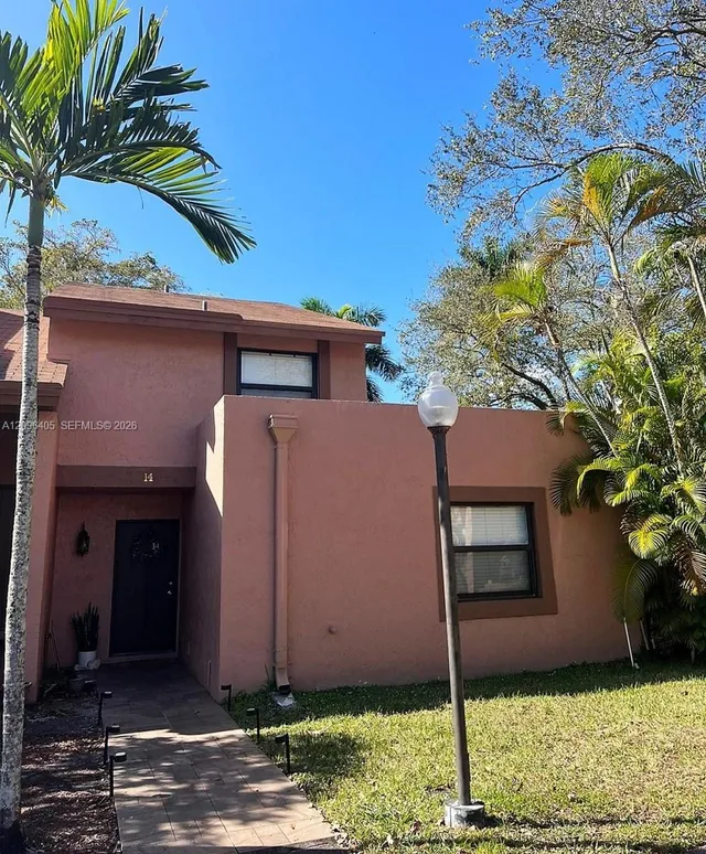 3-bedroom home at 14 Chestnut Circle, Cooper City