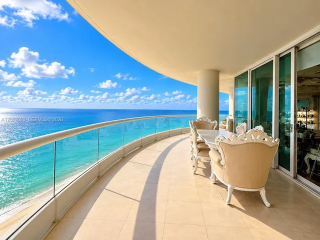 4-bedroom home at 16051 Collins Avenue #1604, Sunny Isles Beach