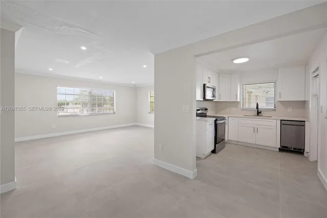 2-bedroom rental at 5141 Hollywood Boulevard #202, Hollywood