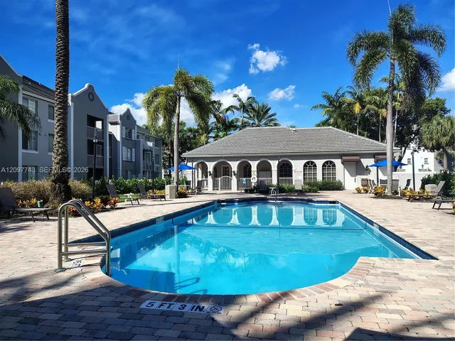 2-bedroom rental at 577 SW 111th Lane #204, Pembroke Pines