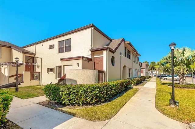 2-bedroom rental at 11272 Taft Street #11272, Pembroke Pines