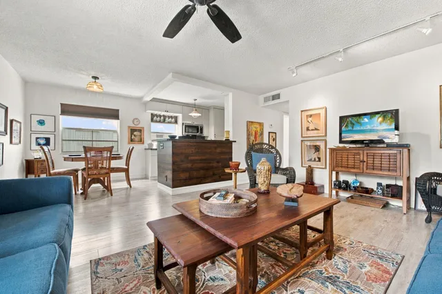 2-bedroom home at 905 Normandy S, Delray Beach