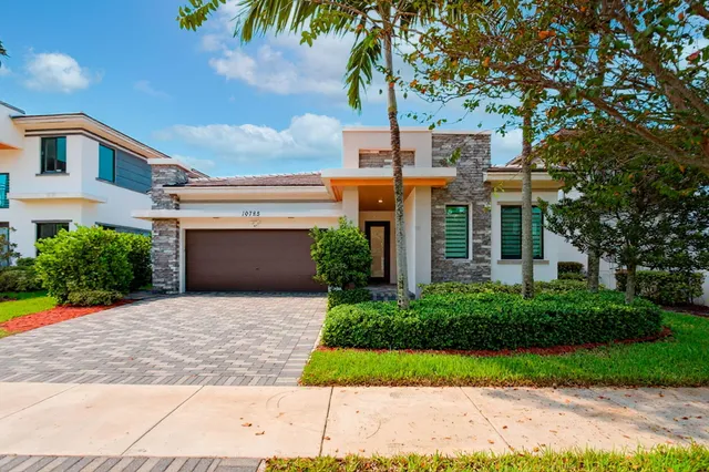 4-bedroom home at 10785 PACIFICA Way, Parkland