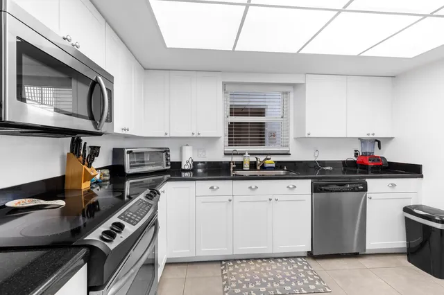 1-bedroom home at 1212 SE 2nd Court #303, Fort Lauderdale