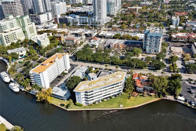2-bedroom home at 818 SE 4TH Street #201, Fort Lauderdale
