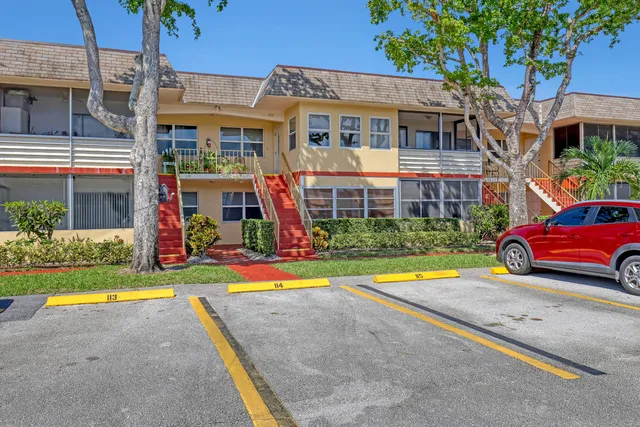 1-bedroom home at 122 STRATFORD I, West Palm Beach