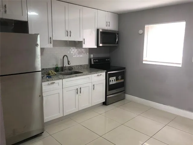 2-bedroom rental at 839 NW 14TH Way #1, Fort Lauderdale