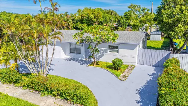 4-bedroom home at 6511 Pierce Street, Hollywood