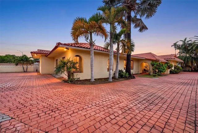 6-bedroom home at 5550 SW 87th Avenue, Miami