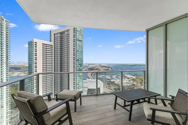 2-bedroom home at 851 NE 1st Avenue #3707, Miami