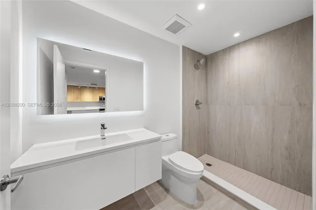 1-bedroom rental at 215 SE 4th Street #204, Hallandale Beach