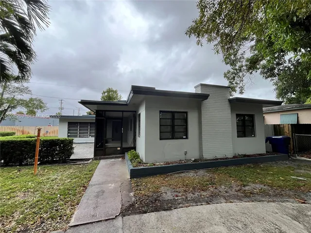 3-bedroom rental at 1608 S 19th Avenue #house, Hollywood
