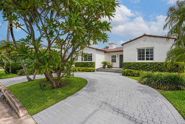 4-bedroom rental at 8827 Hawthorne Avenue #-, Surfside