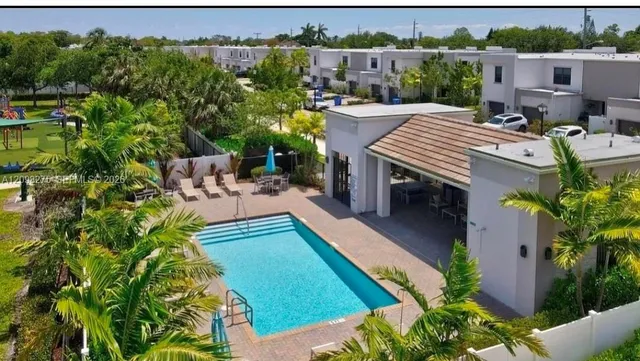 4-bedroom rental at 543 NW 17th Street, Fort Lauderdale