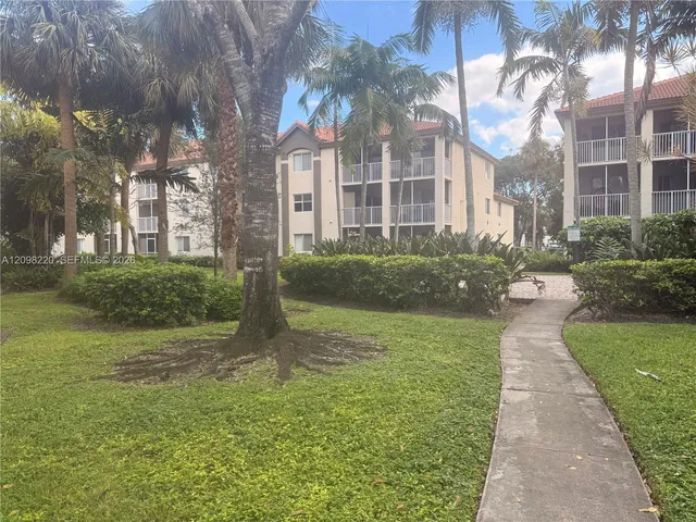 2-bedroom rental at 430 S Park Road #3-302, Hollywood