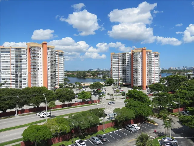 2-bedroom rental at 1200 NE Miami Gardens Drive #906W, Miami