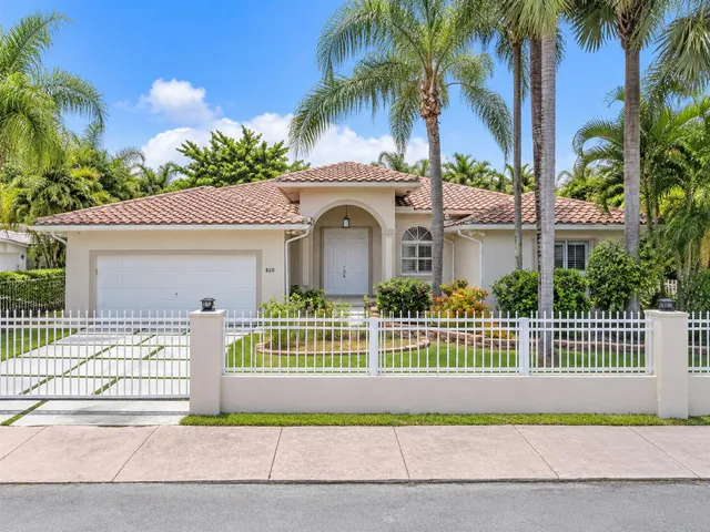 3-bedroom home at 820 TANGIER Street, Coral Gables