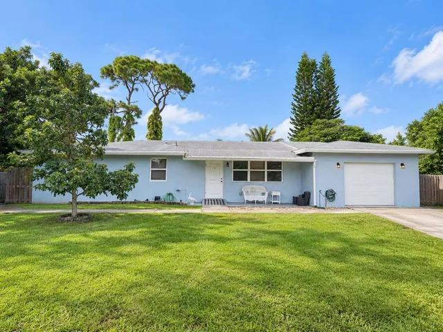 4-bedroom home at 2531 Sun Up Lane, Lake Worth