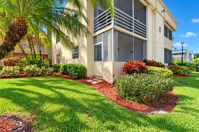 1-bedroom home at 386 Capri I, Delray Beach