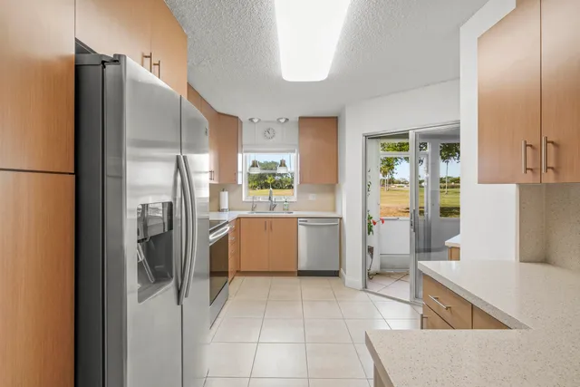 2-bedroom home at 3871 VIA POINCIANA #104, Lake Worth