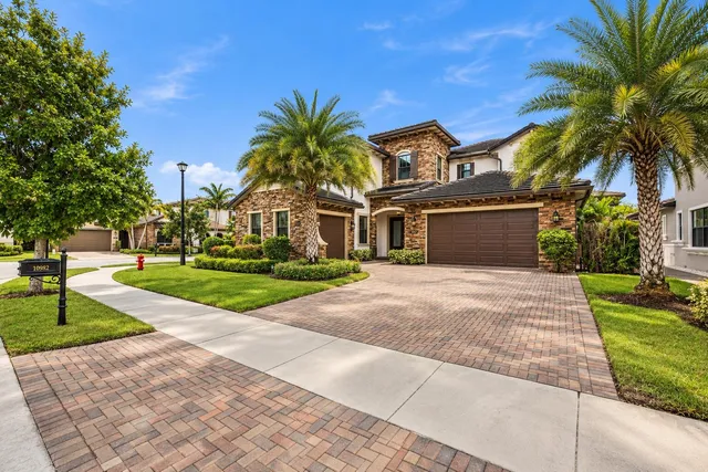 5-bedroom home at 10982 PINNACLE Way, Parkland