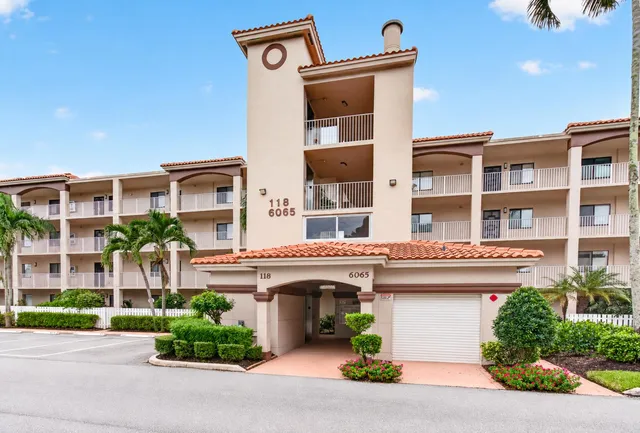 2-bedroom home at 6065 Pointe Regal Circle #403, Delray Beach