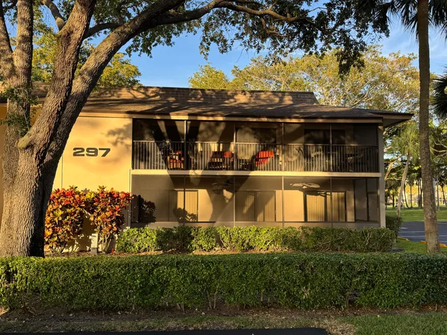 2-bedroom rental at 297 DEER CREEK Boulevard #1305, Deerfield Beach