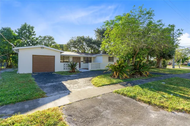 3-bedroom rental at 2208 NW 63RD Avenue, Sunrise