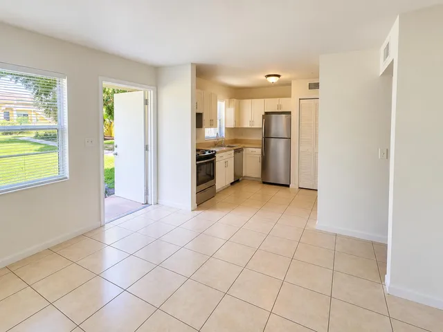 2-bedroom rental at 5150 NE 6TH Avenue #113, Oakland Park