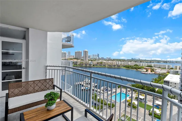 2-bedroom home at 18071 Biscayne Boulevard #1404, Aventura