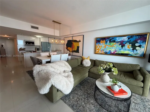 2-bedroom rental at 185 SW 7th Street #3803, Miami