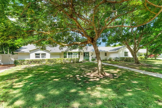 4-bedroom home at 817 Anchorage Drive, North Palm Beach