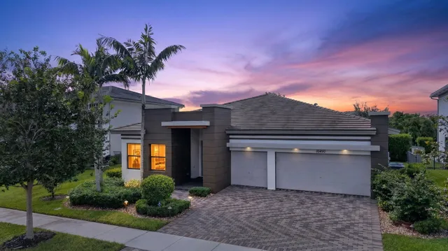 5-bedroom home at 10490 S Lago Vista Circle, Parkland