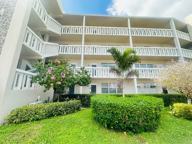 1-bedroom home at 162 Grantham E, Deerfield Beach