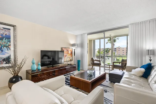 1-bedroom home at 202 SE 10th Street #205, Dania Beach