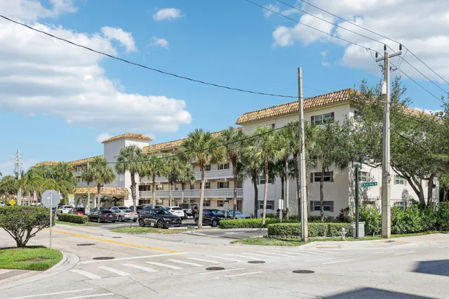 2-bedroom home at 200 E Royal Palm Road #3040, Boca Raton