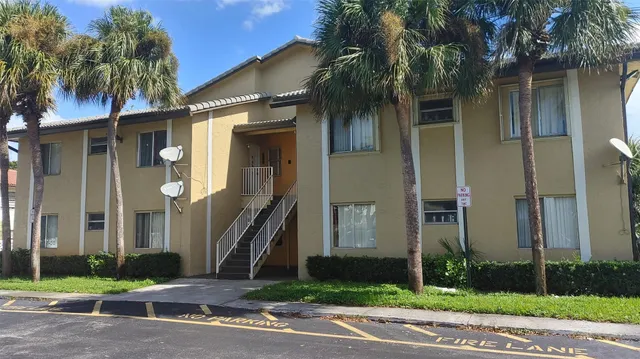 3-bedroom home at 11585 NW 44TH Street #11585, Coral Springs