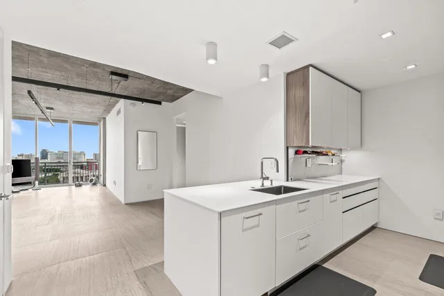 2-bedroom home at 300 S AUSTRALIAN Avenue #1104, West Palm Beach