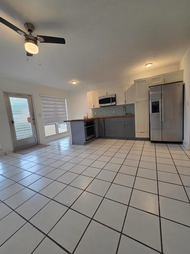 1-bedroom rental at 2716 NE 30TH Place #105C, Fort Lauderdale