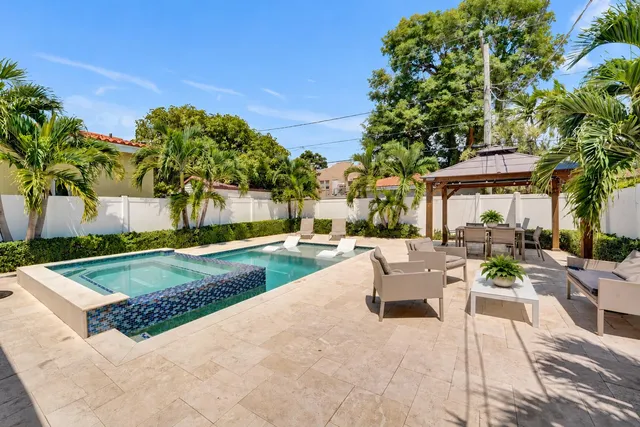 3-bedroom rental at 1535 HOLLYWOOD Boulevard, Hollywood