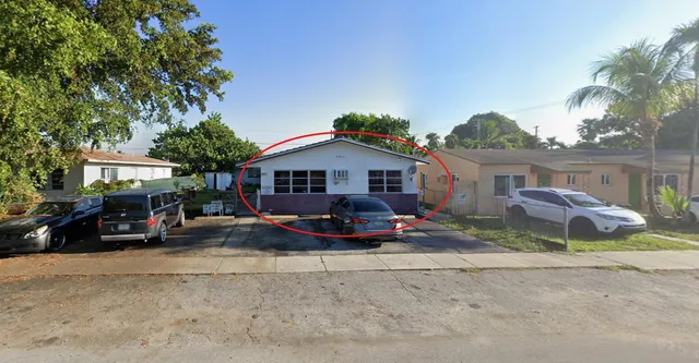 1-bedroom rental at 1911 Roosevelt Street #3, Hollywood
