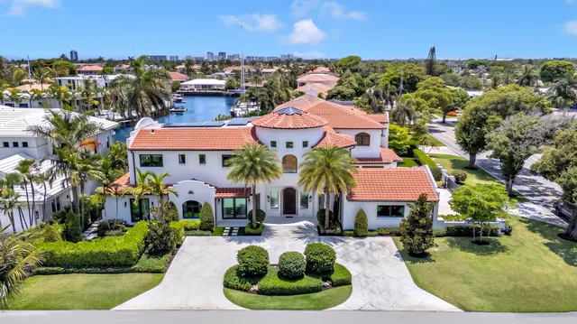 8-bedroom rental at 2300 NE 34TH Court, Lighthouse Point