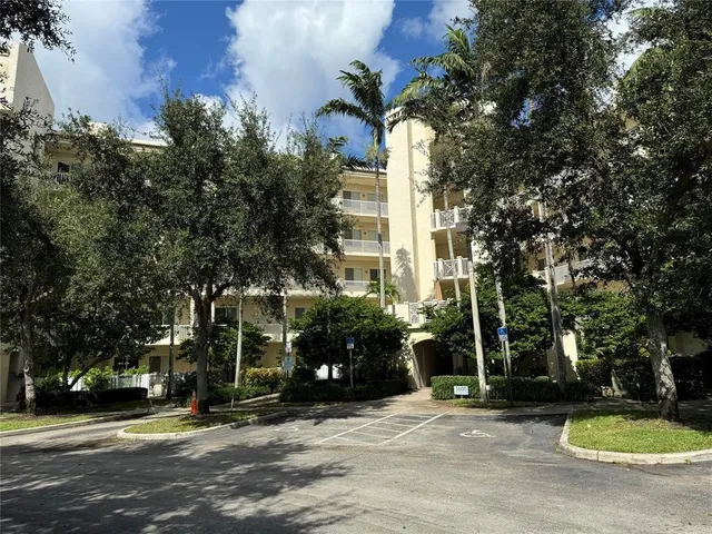 2-bedroom rental at 3500 OAKS CLUBHOUSE Drive #204, Pompano Beach