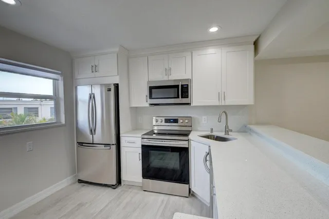1-bedroom rental at 398 W Camino Real #2, Boca Raton