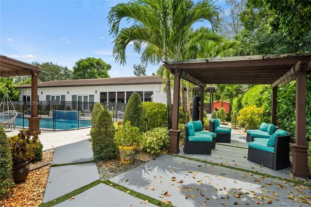 6-bedroom home at 5030 SW 170th Avenue, Southwest Ranches