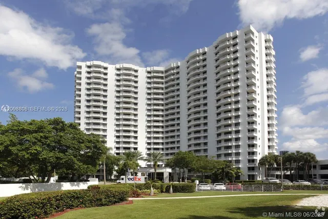 2-bedroom home at 3300 NE 191st Street #1801, Aventura