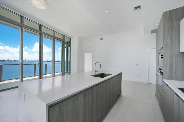 3-bedroom home at 2900 NE 7th Avenue #602, Miami